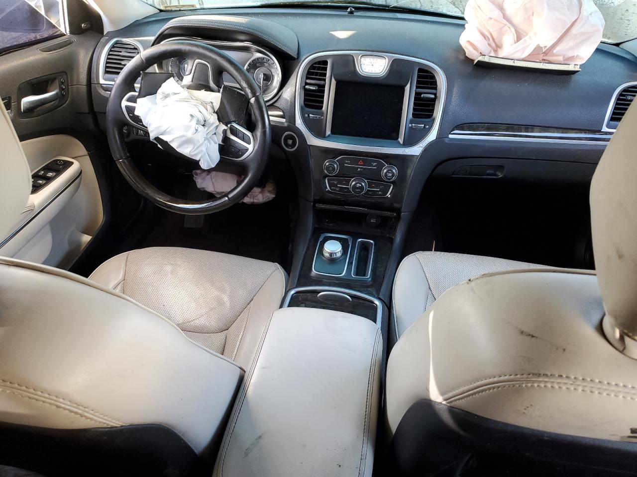 2018 Chrysler 300 - Image 8
