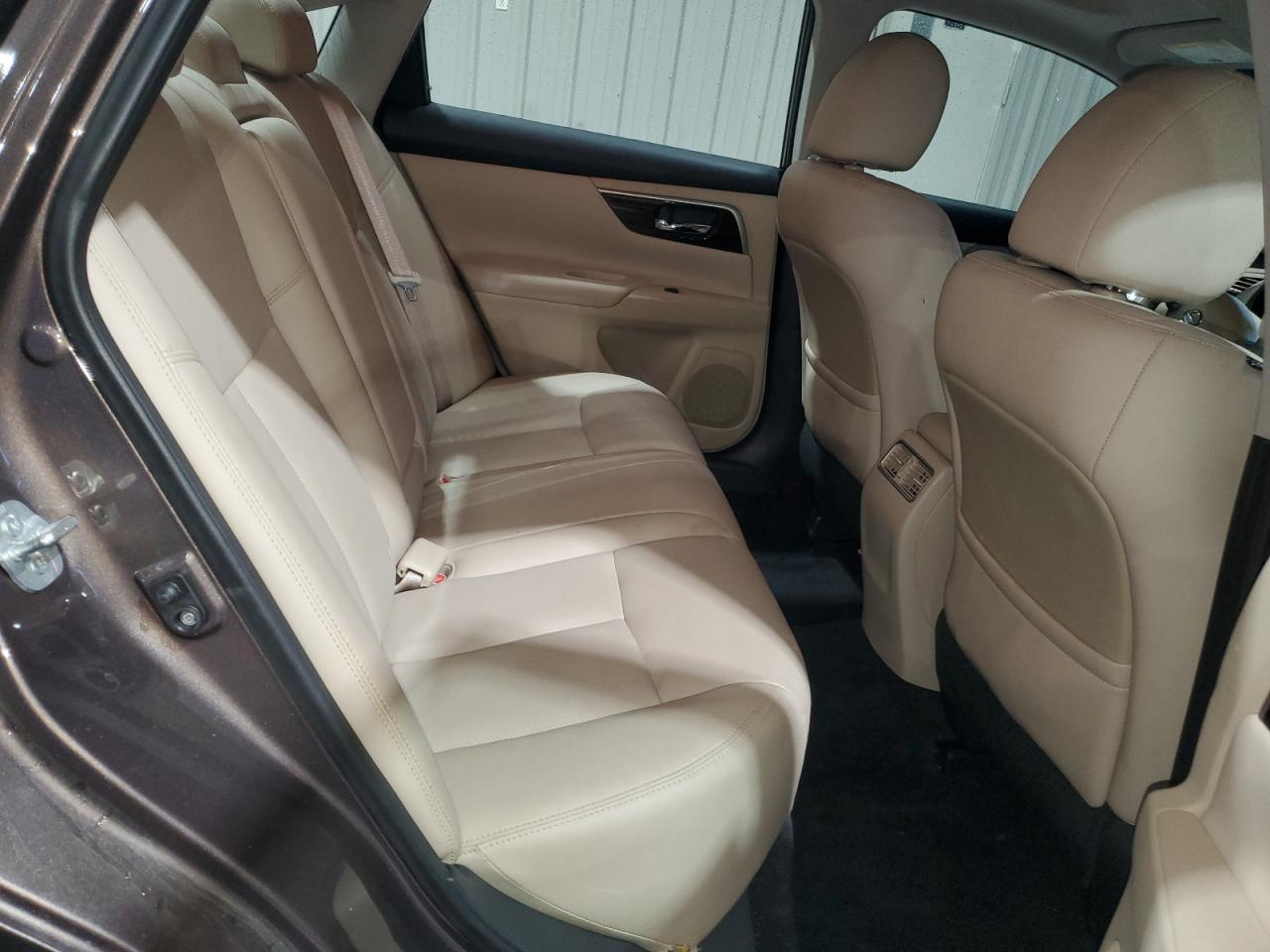 2015 Nissan Altima - Image 10
