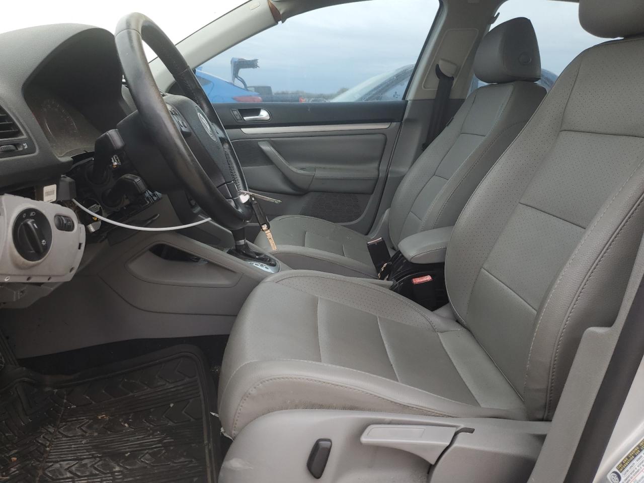 2006 Volkswagen Jetta - Image 7