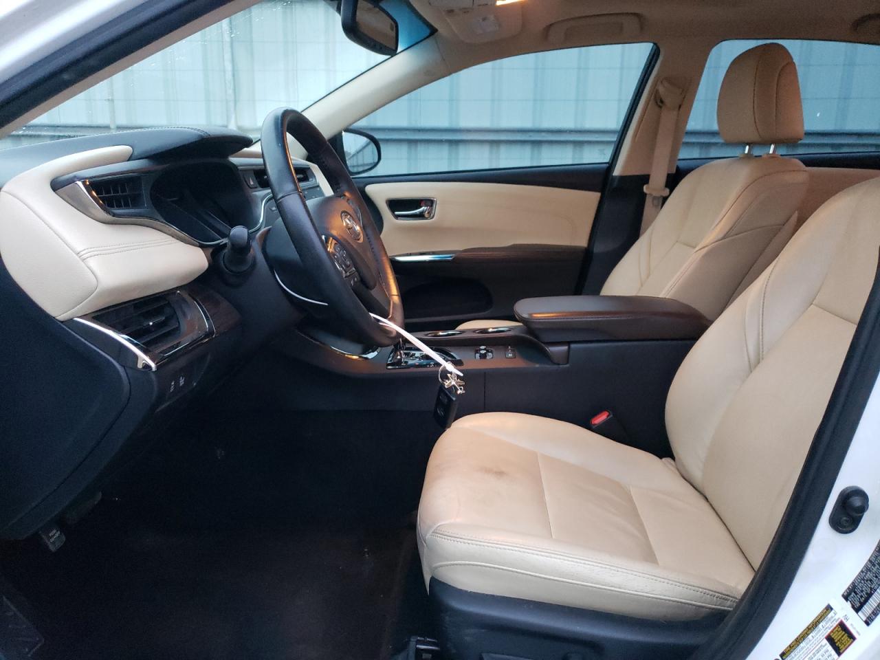 2015 Toyota Avalon - Image 7