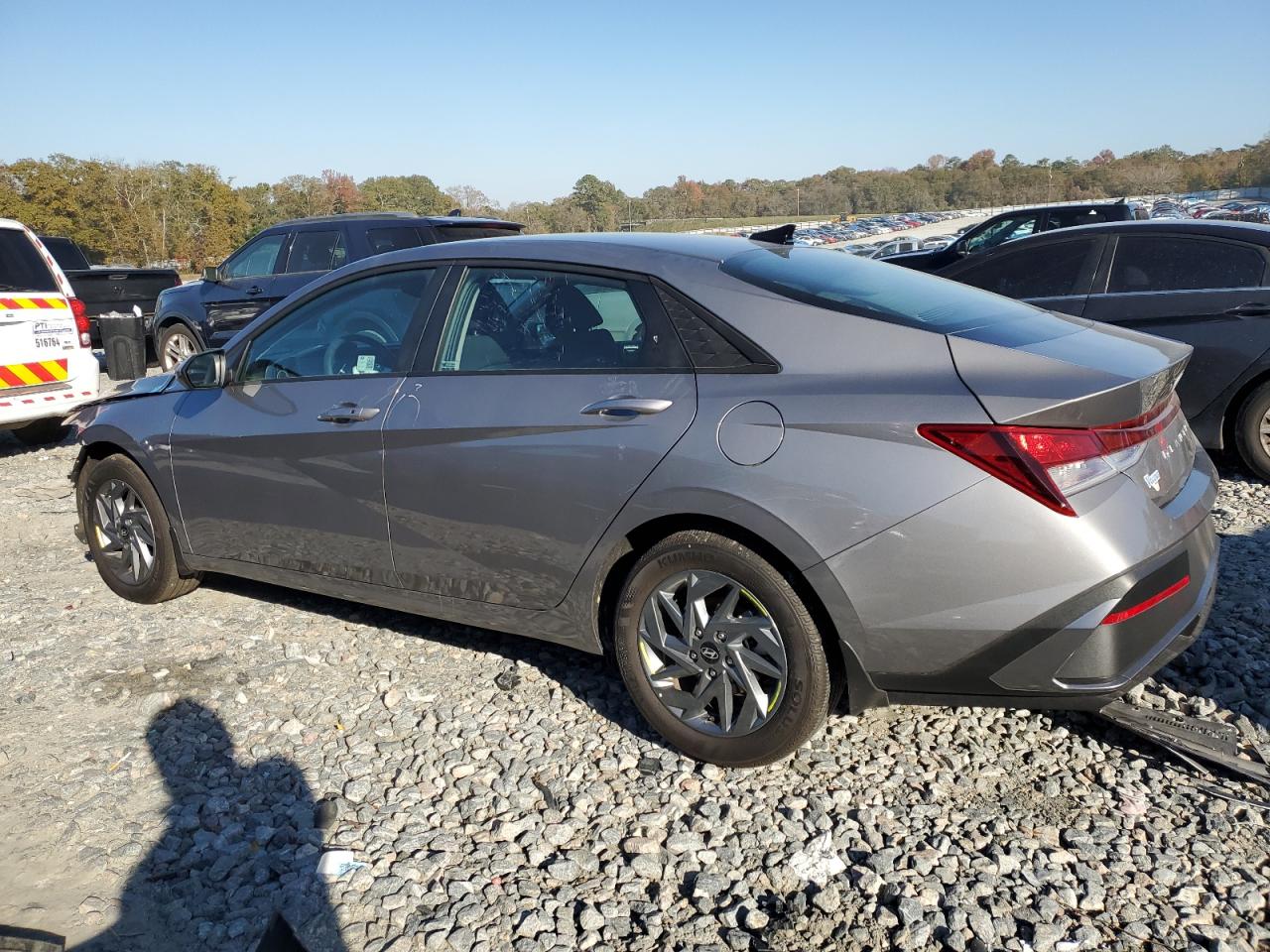 2024 Hyundai Elantra - Image 2