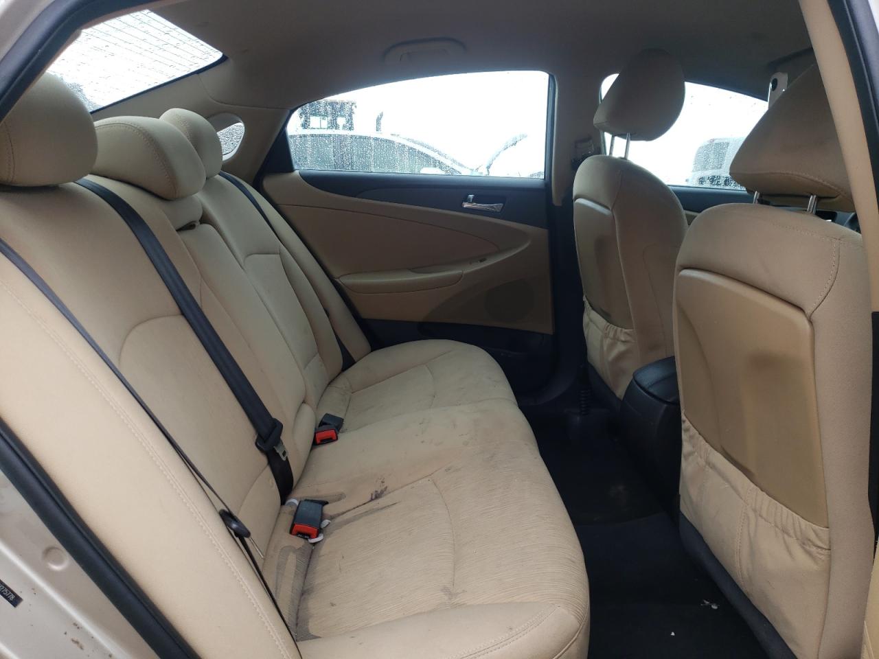 2011 Hyundai Sonata - Image 11