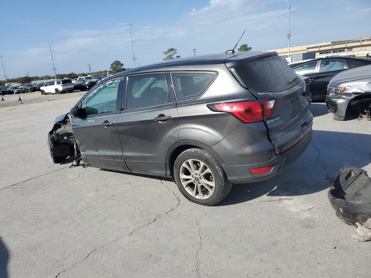 VIN 1FMCU0F70KUA17362 2019 FORD ESCAPE no.2