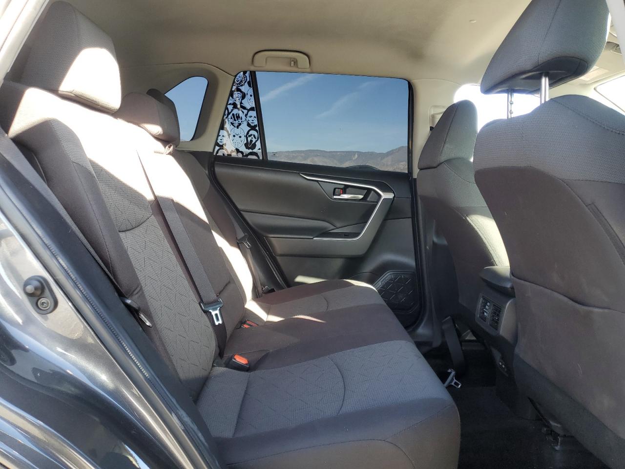 2022 Toyota RAV 4 - Image 12