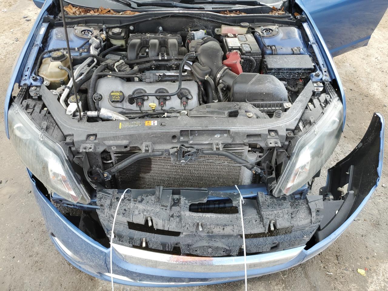 2010 Ford Fusion - Image 11
