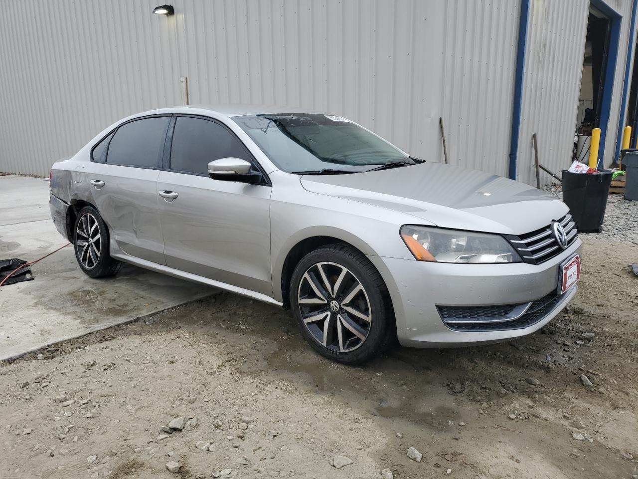 2014 Volkswagen Passat - Image 4