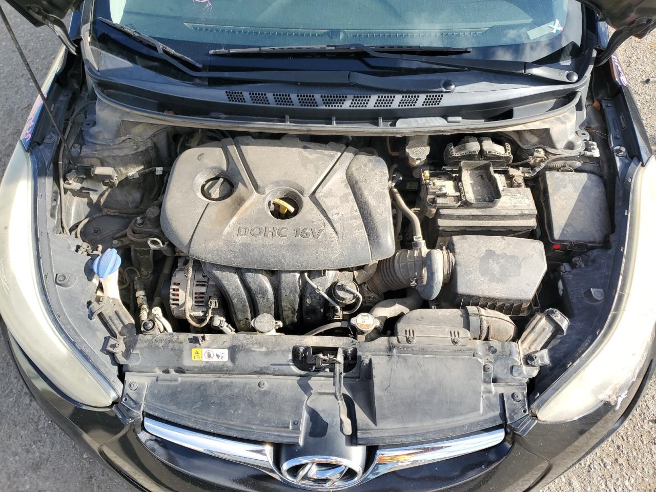 2016 Hyundai Elantra - Image 11