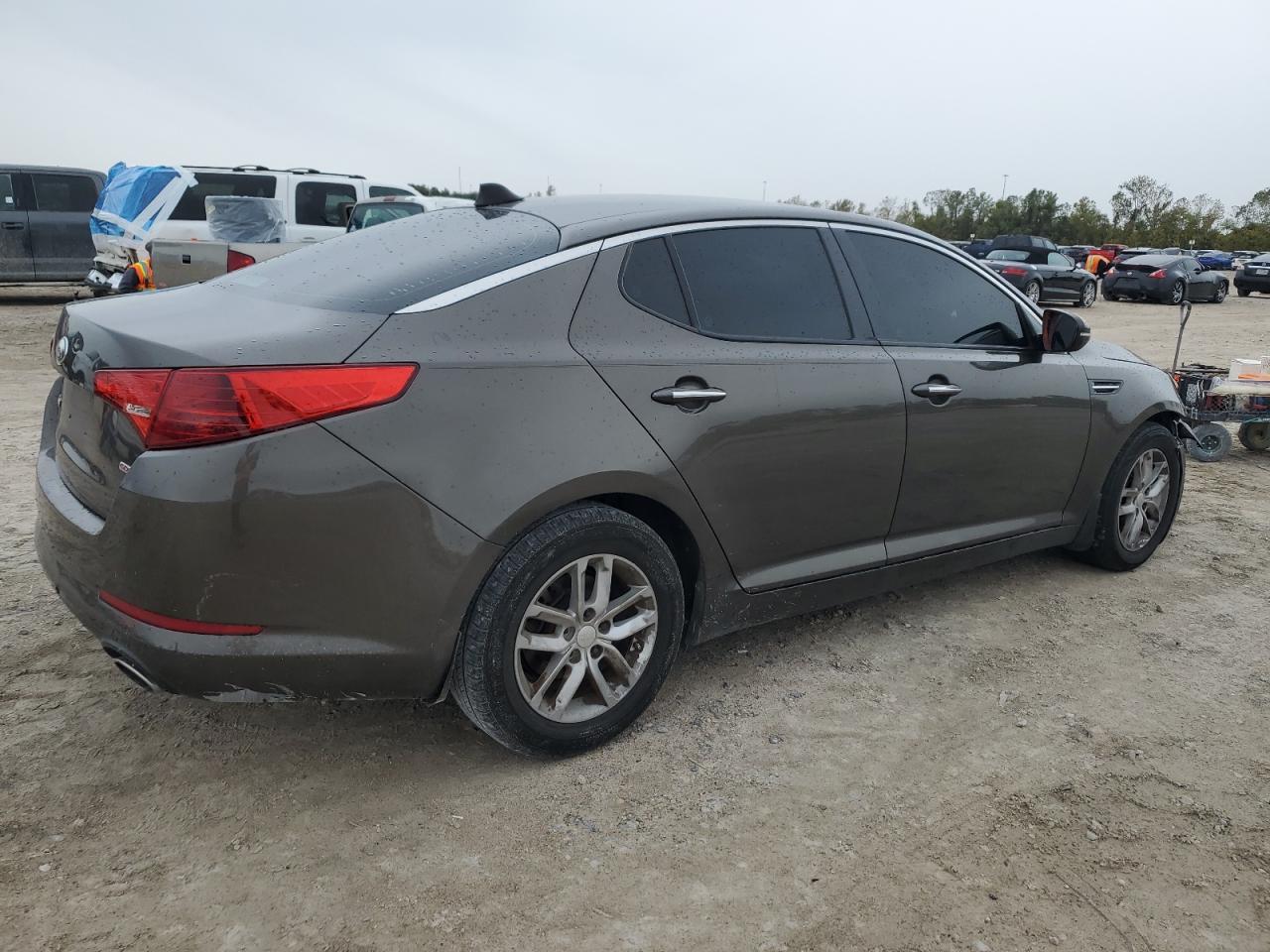 VIN 5XXGM4A71DG100201 2013 KIA OPTIMA no.3