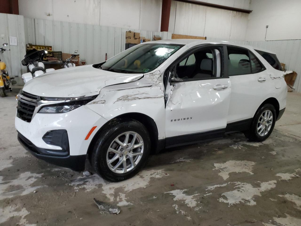 2022 Chevrolet Equinox - Image 1