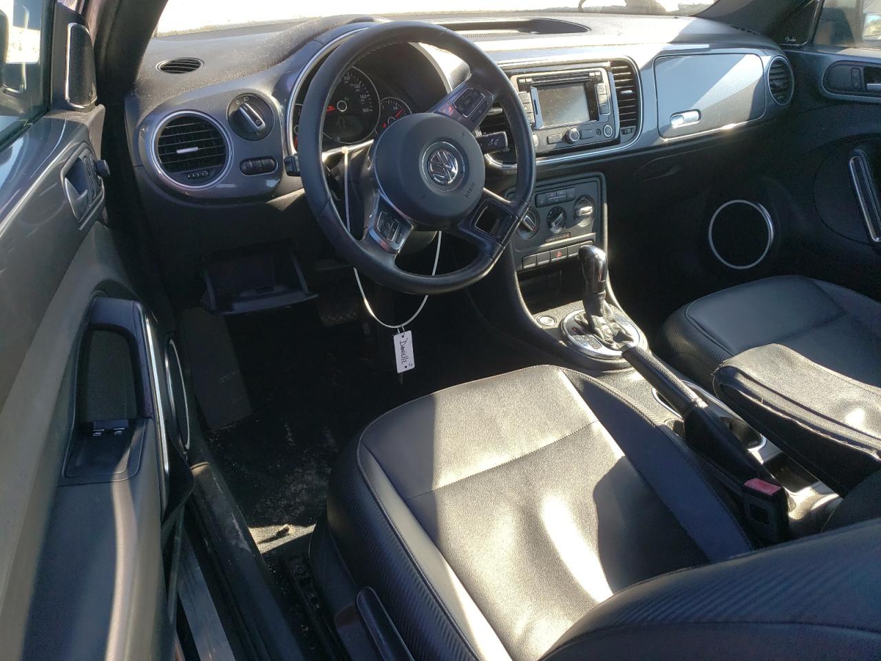 2012 Volkswagen Beetle - Image 8
