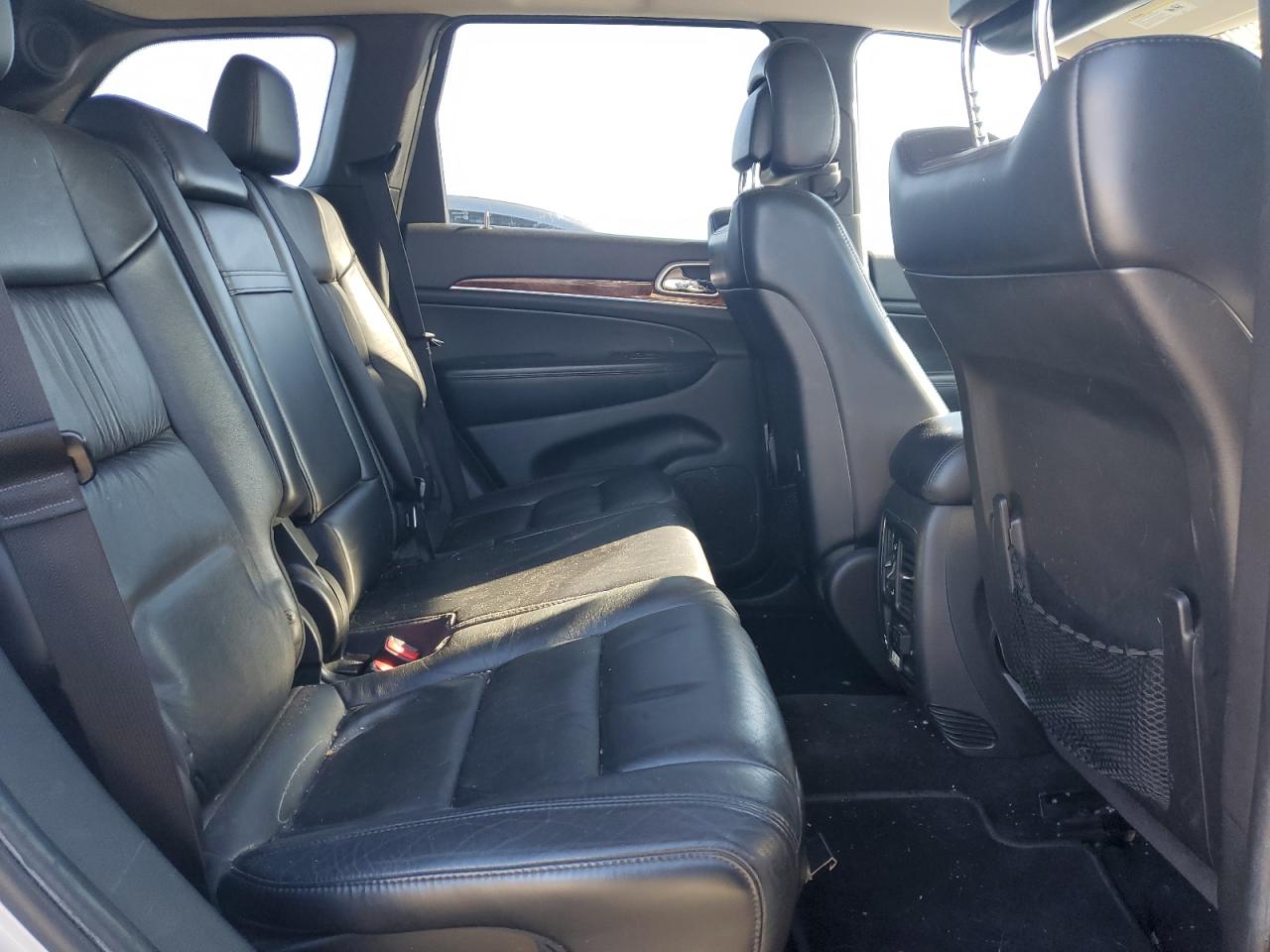 2012 Jeep Grand Cherokee - Image 11