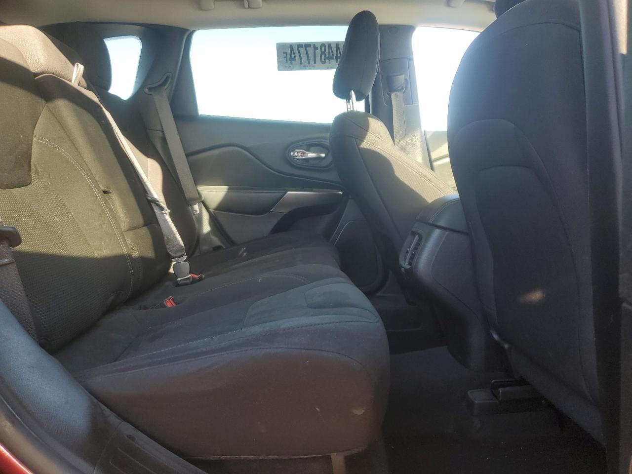 2020 Jeep Grand Cherokee - Image 11