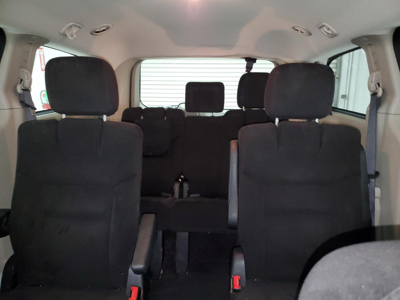 2014 Dodge Caravan - Image 10