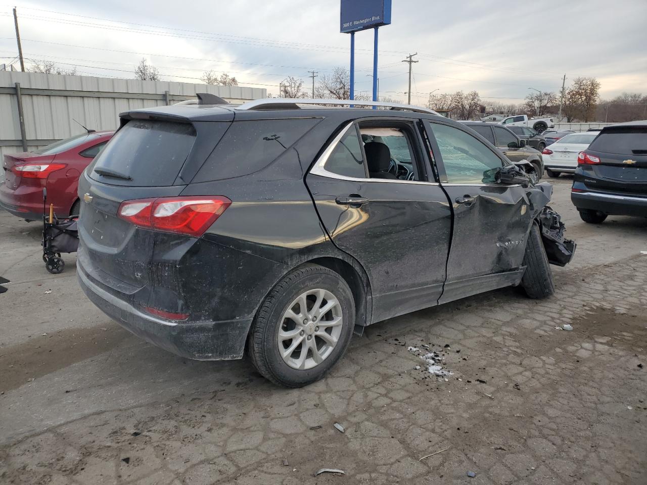 2019 Chevrolet Equinox - Image 3