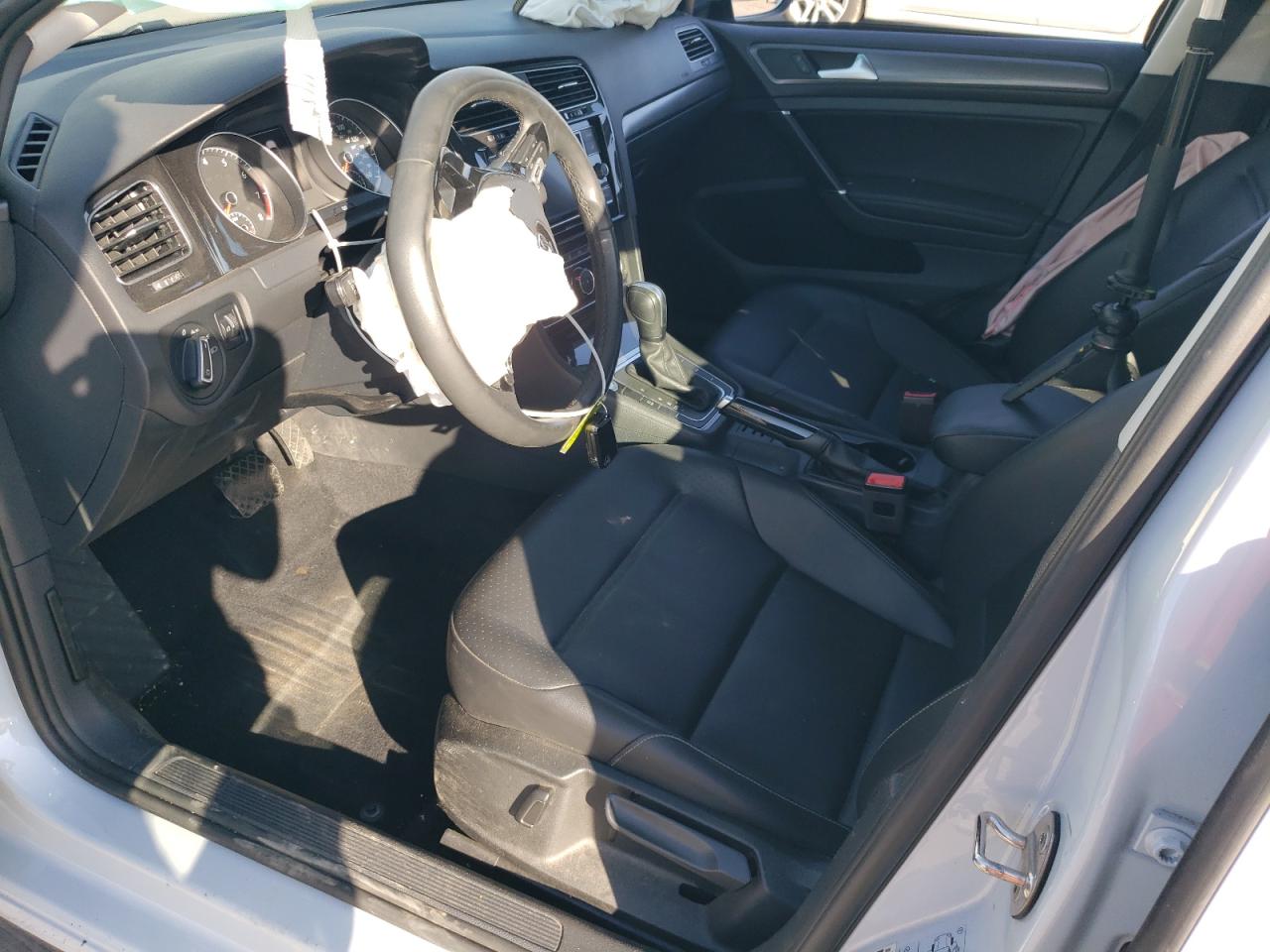 2021 Volkswagen Golf - Image 7