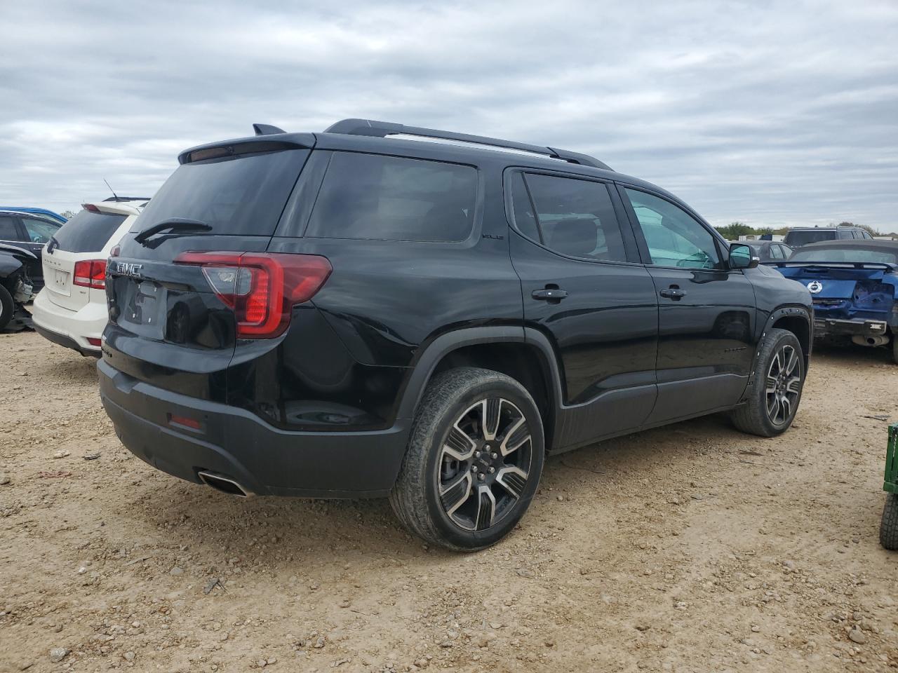 2021 GMC Acadia - Image 3