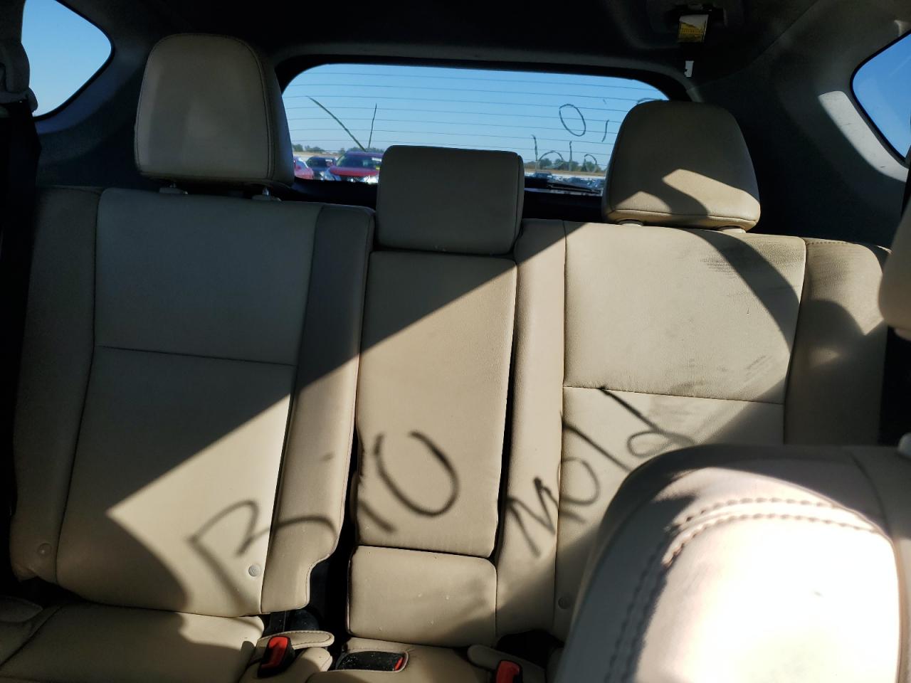2015 Toyota RAV 4 - Image 10