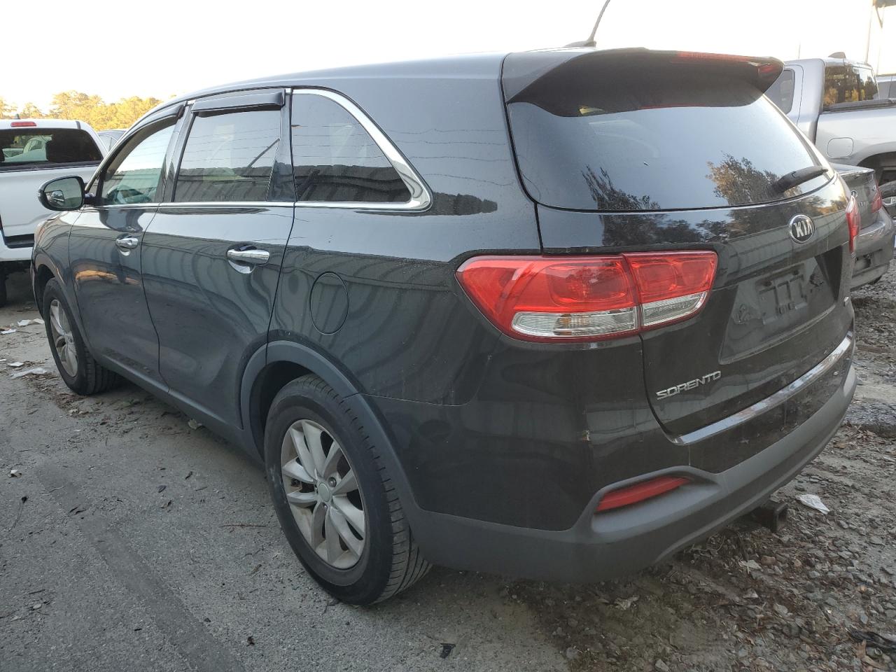 5XYPG4A37GG028909 2016 KIA SORENTO - Image 2