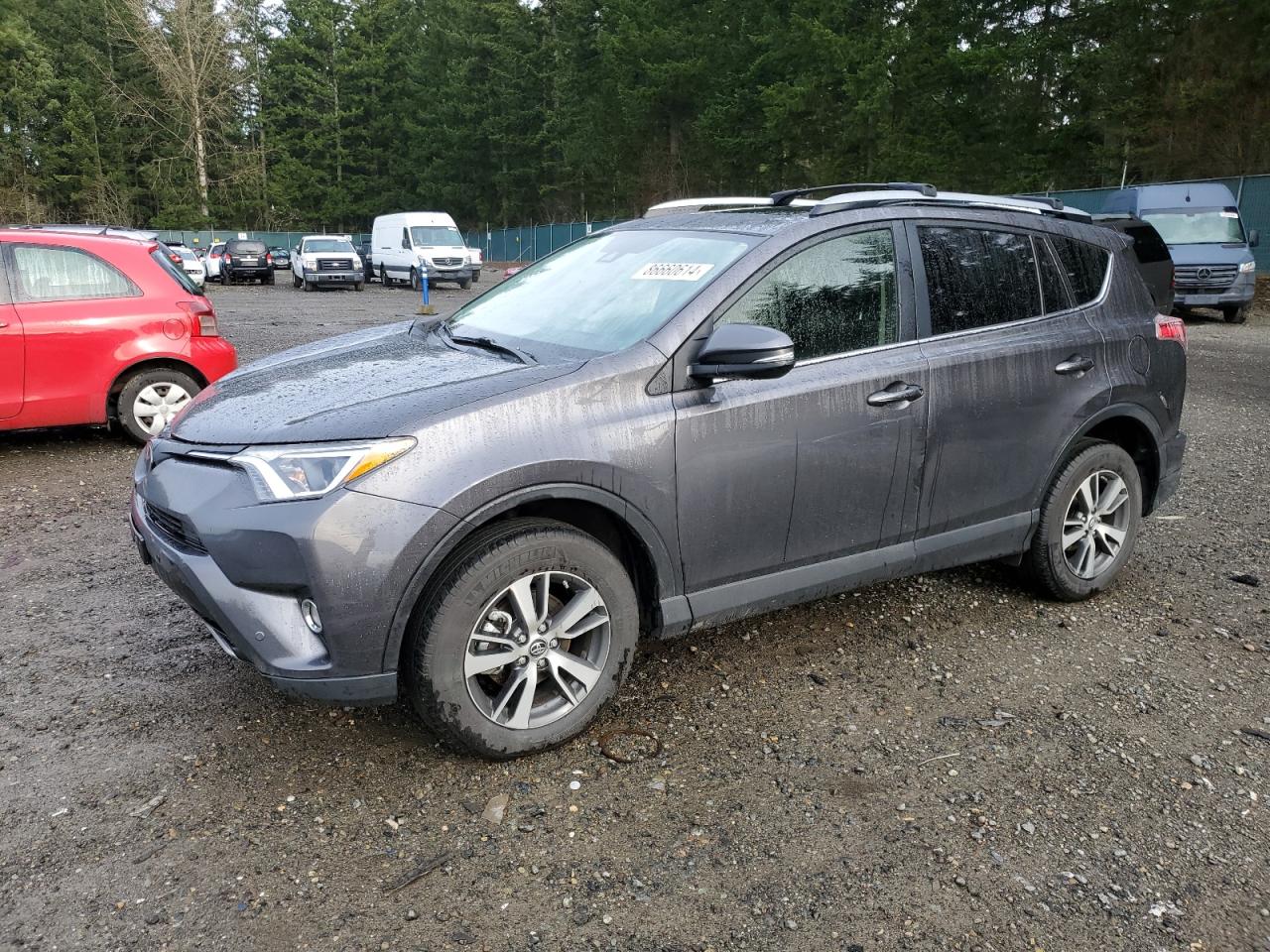 VIN JTMRFREV9JJ190133 2018 TOYOTA RAV4 no.1