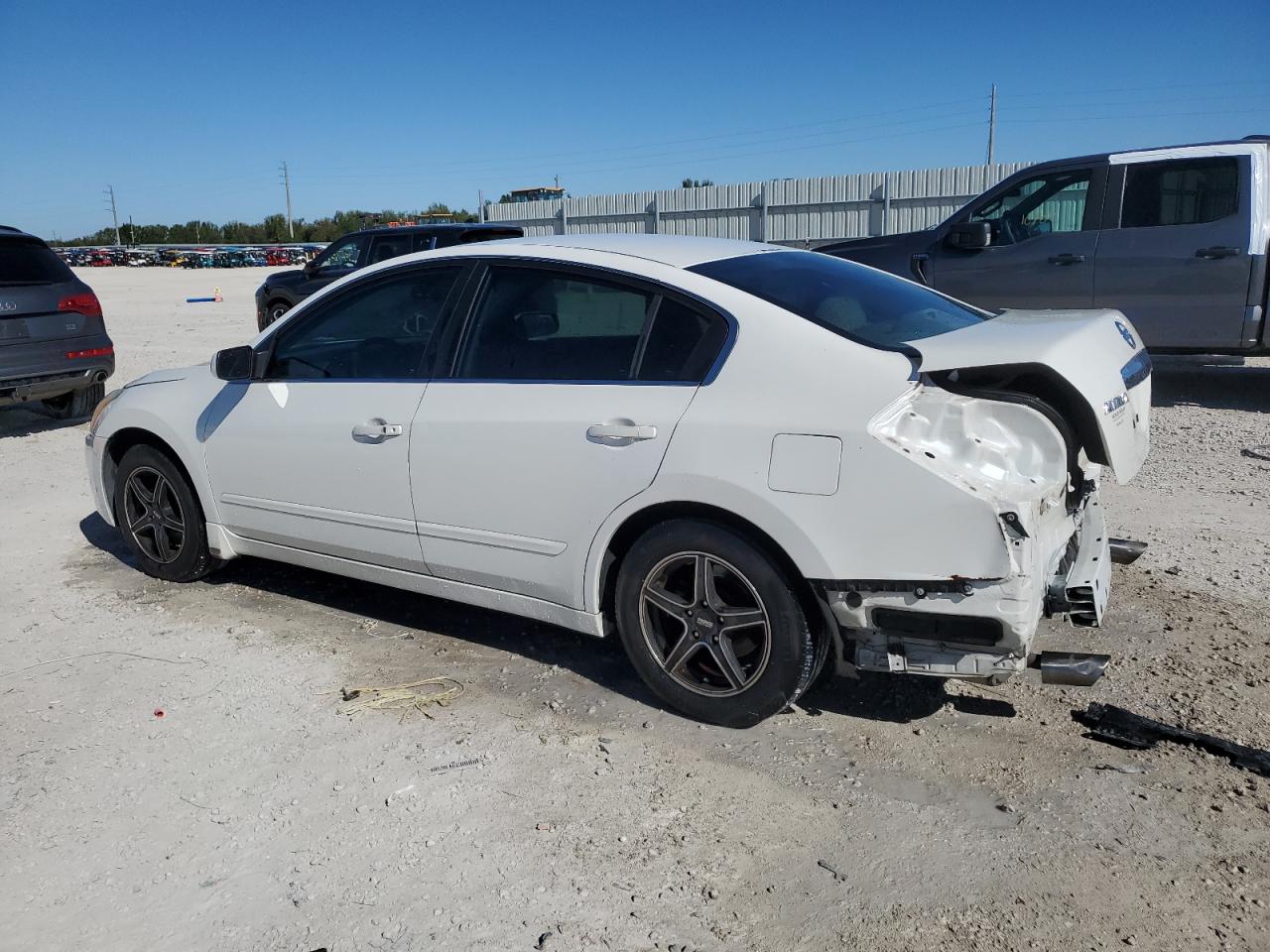 2012 Nissan Altima - Image 2