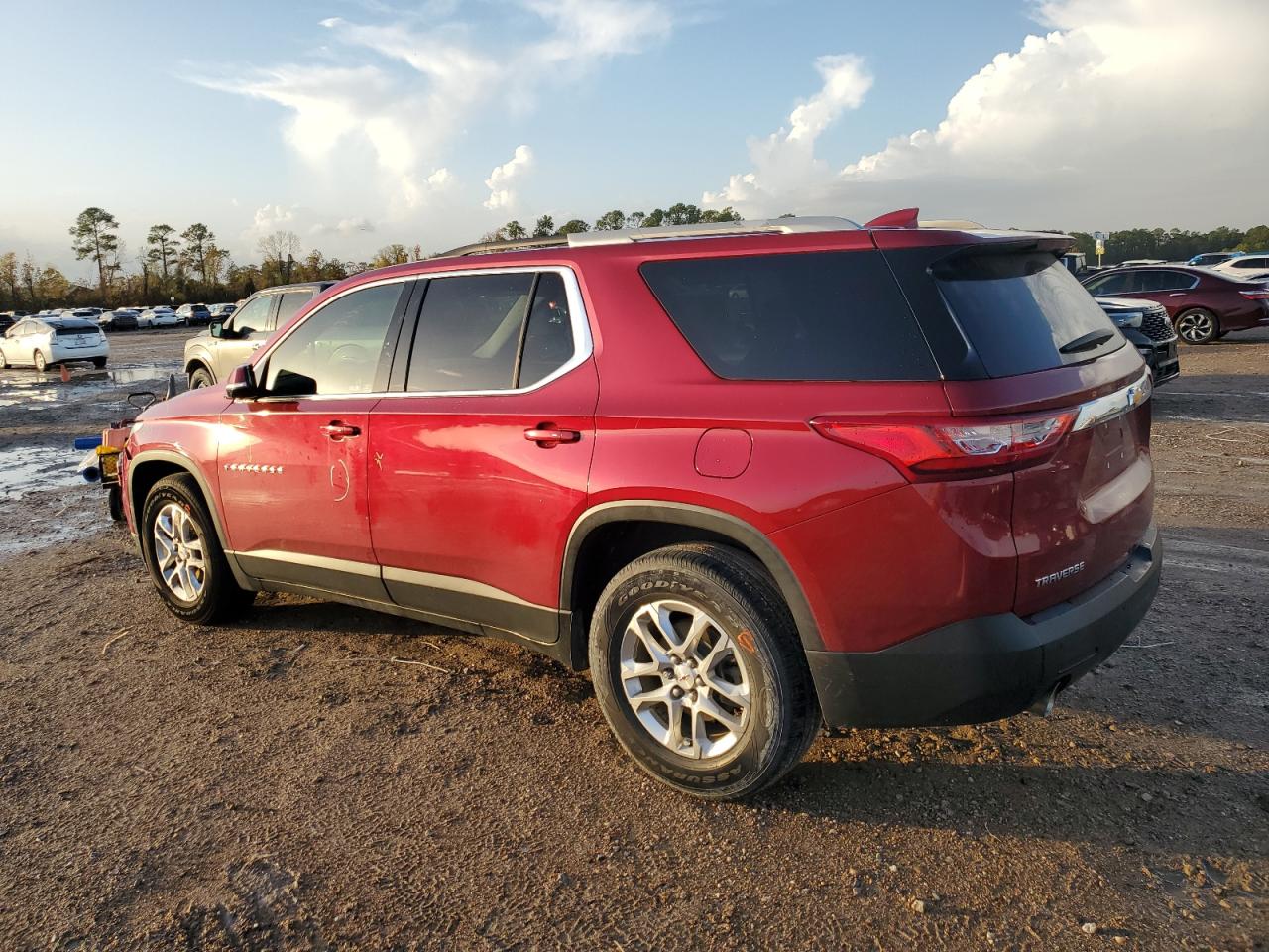 2018 Chevrolet Traverse - Image 2