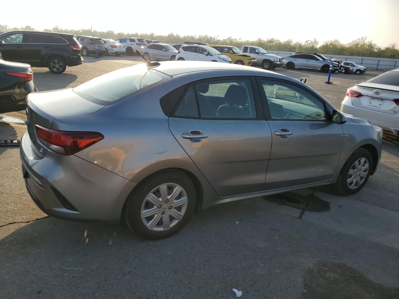 VIN 3KPA24AD8ME391466 2021 KIA RIO no.3