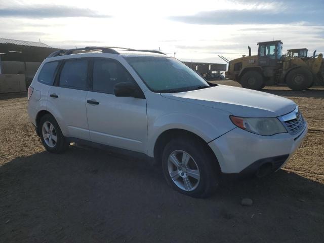 Паркетники SUBARU FORESTER 2013 Белы