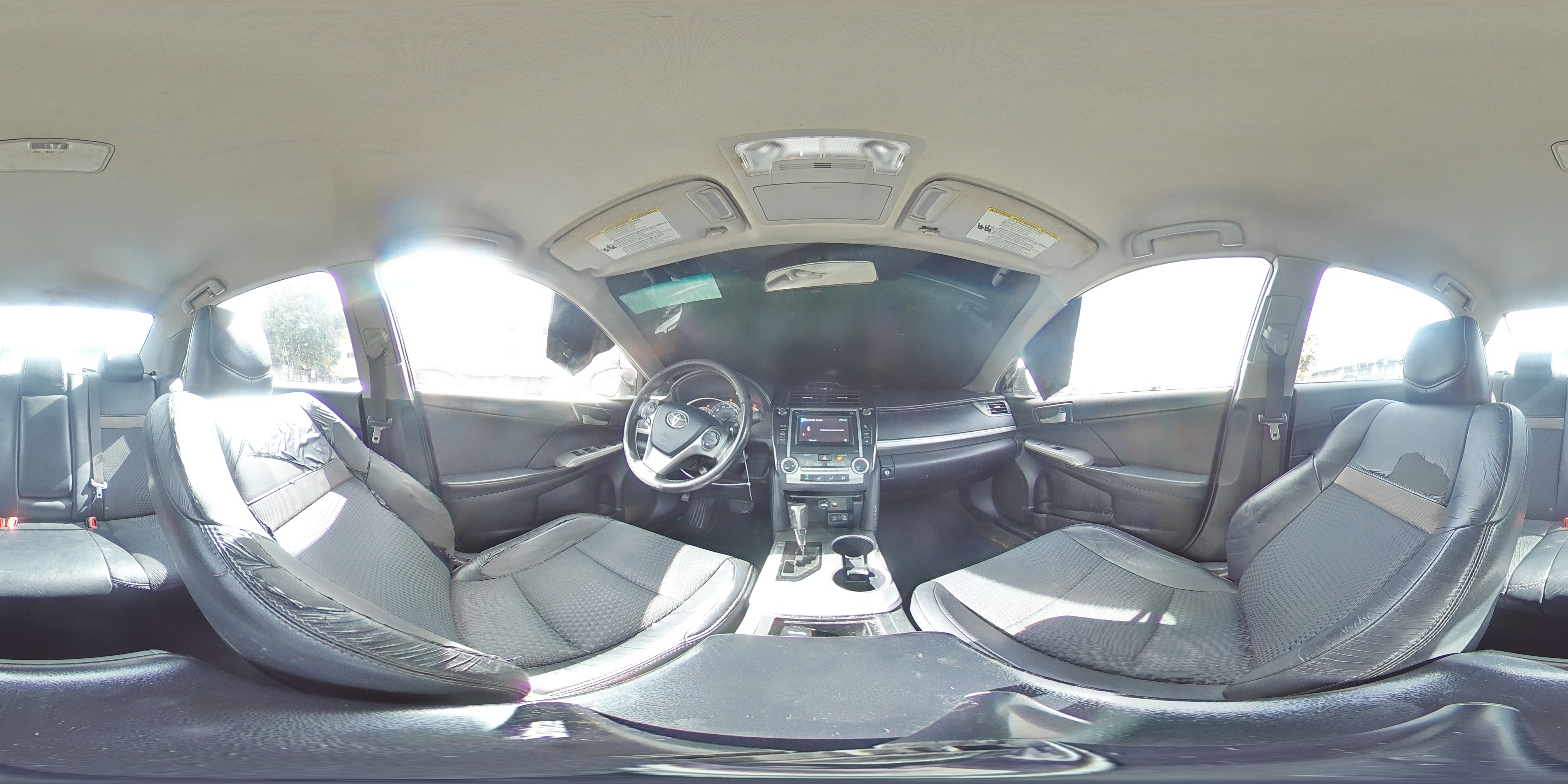 2013 Toyota Camry - Image 14