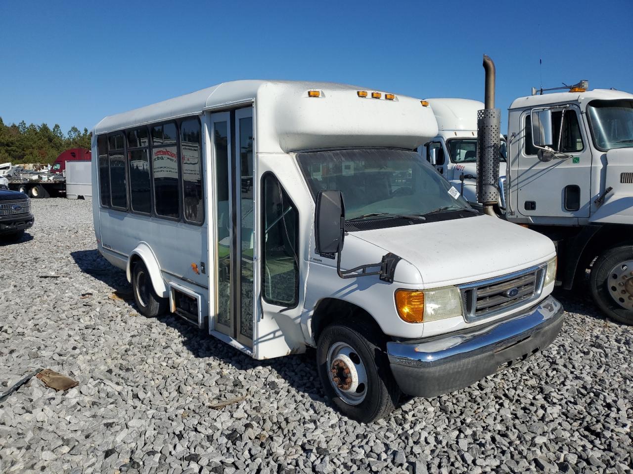 2005 Ford Econoline E350 Super Duty Cutaway Van for Sale in Memphis, TN - Normal Wear