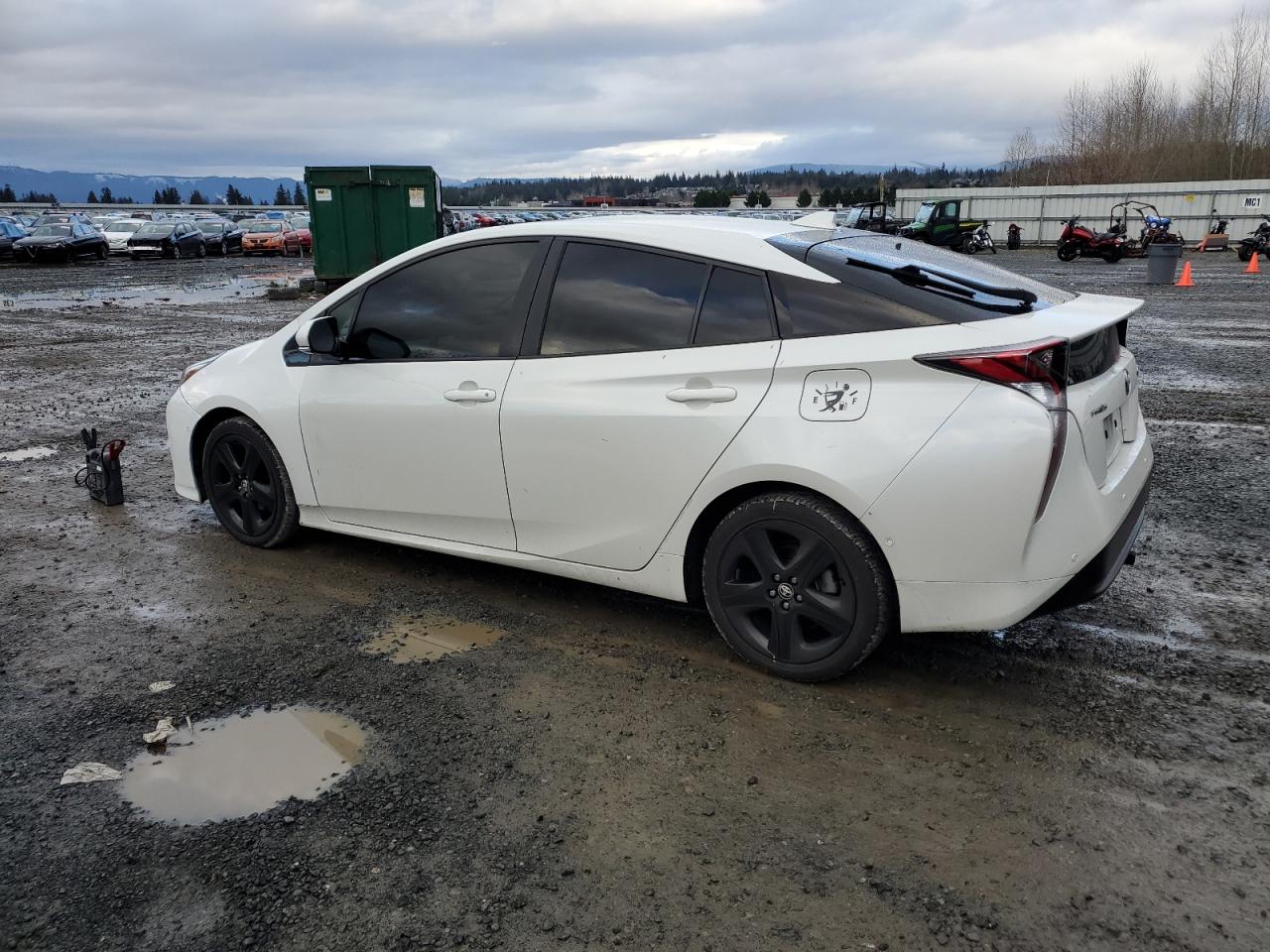 VIN JTDKARFU0J3552960 2018 TOYOTA PRIUS no.2