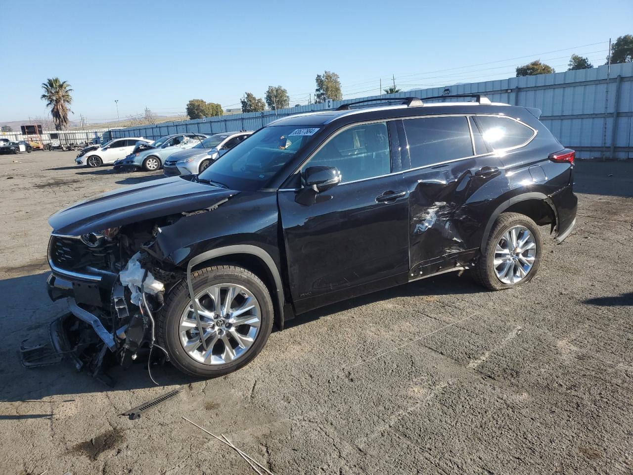 2022 Toyota Highlander - Image 1