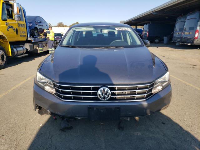  VOLKSWAGEN PASSAT 2017 Silver