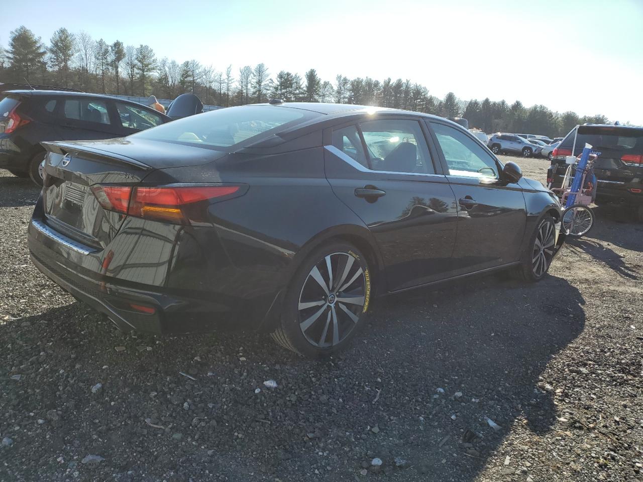 2019 Nissan Altima - Image 3