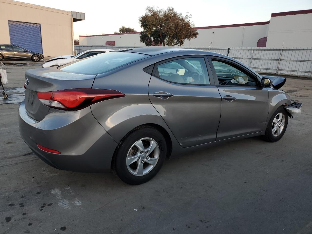 2014 Hyundai Elantra - Image 3