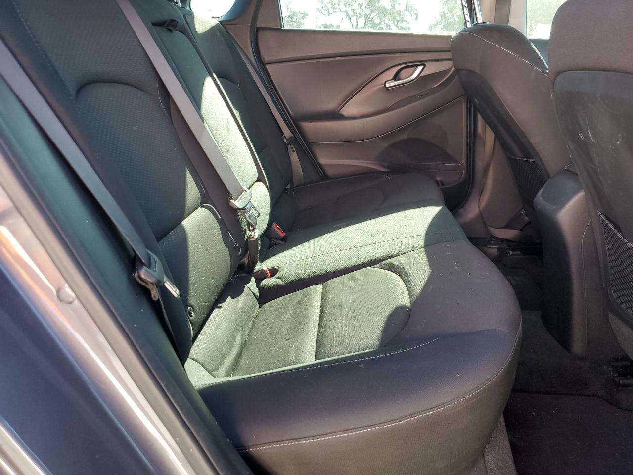 2018 Hyundai Elantra - Image 10