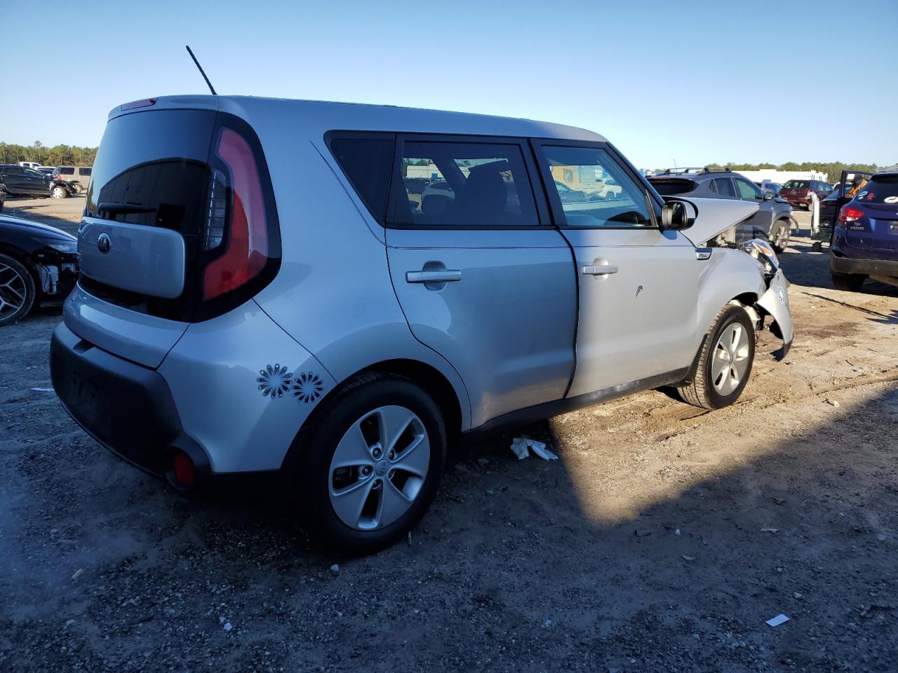 VIN KNDJN2A21G7831428 2016 KIA SOUL no.3