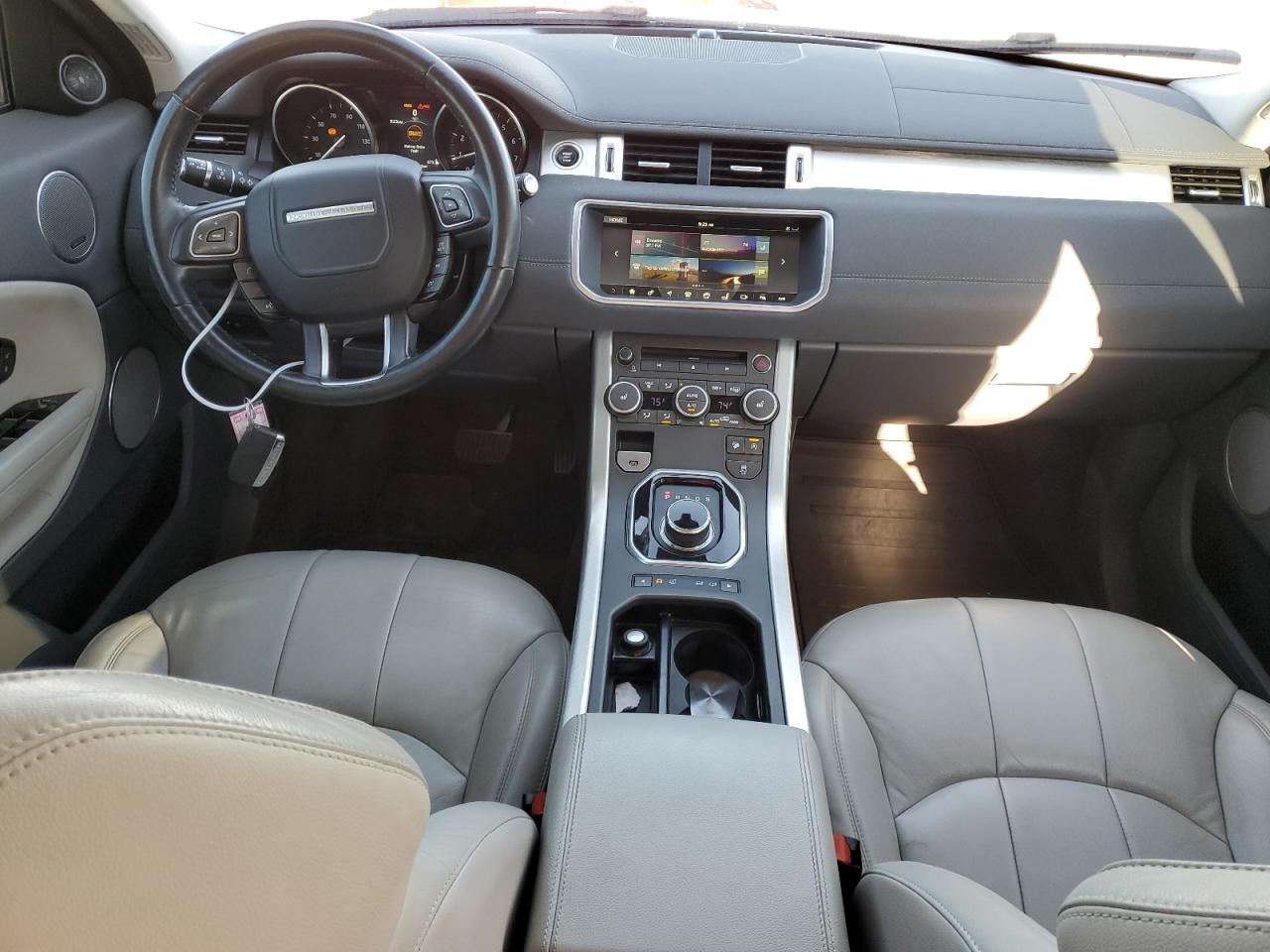 2017 Land Rover Range Rover - Image 8