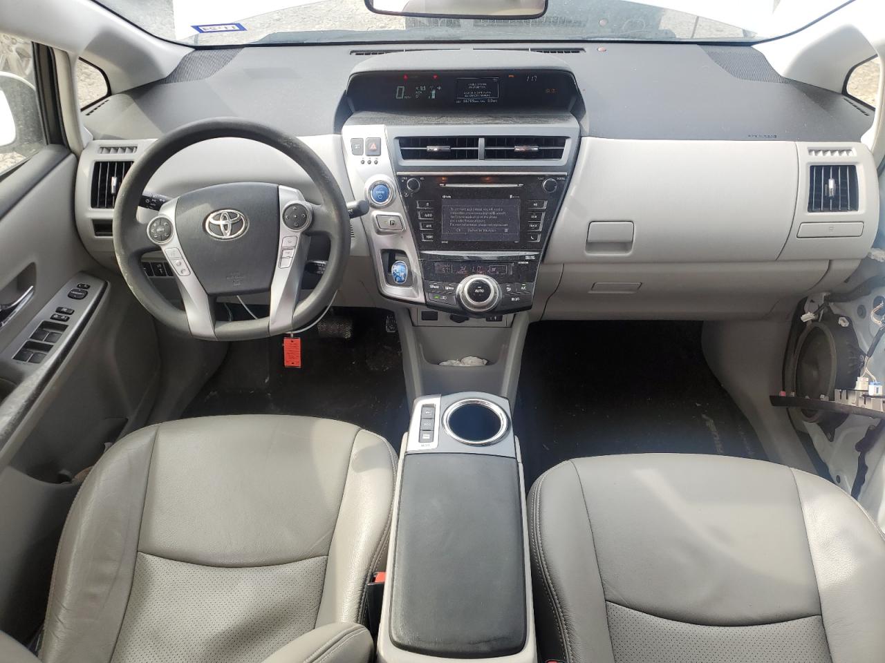 2016 Toyota Prius - Image 8