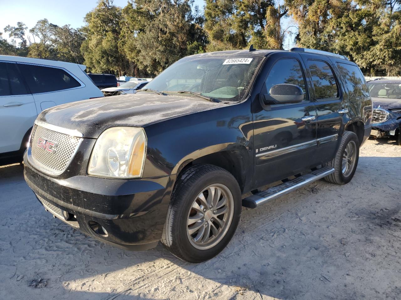 2007 GMC Yukon - Image 1