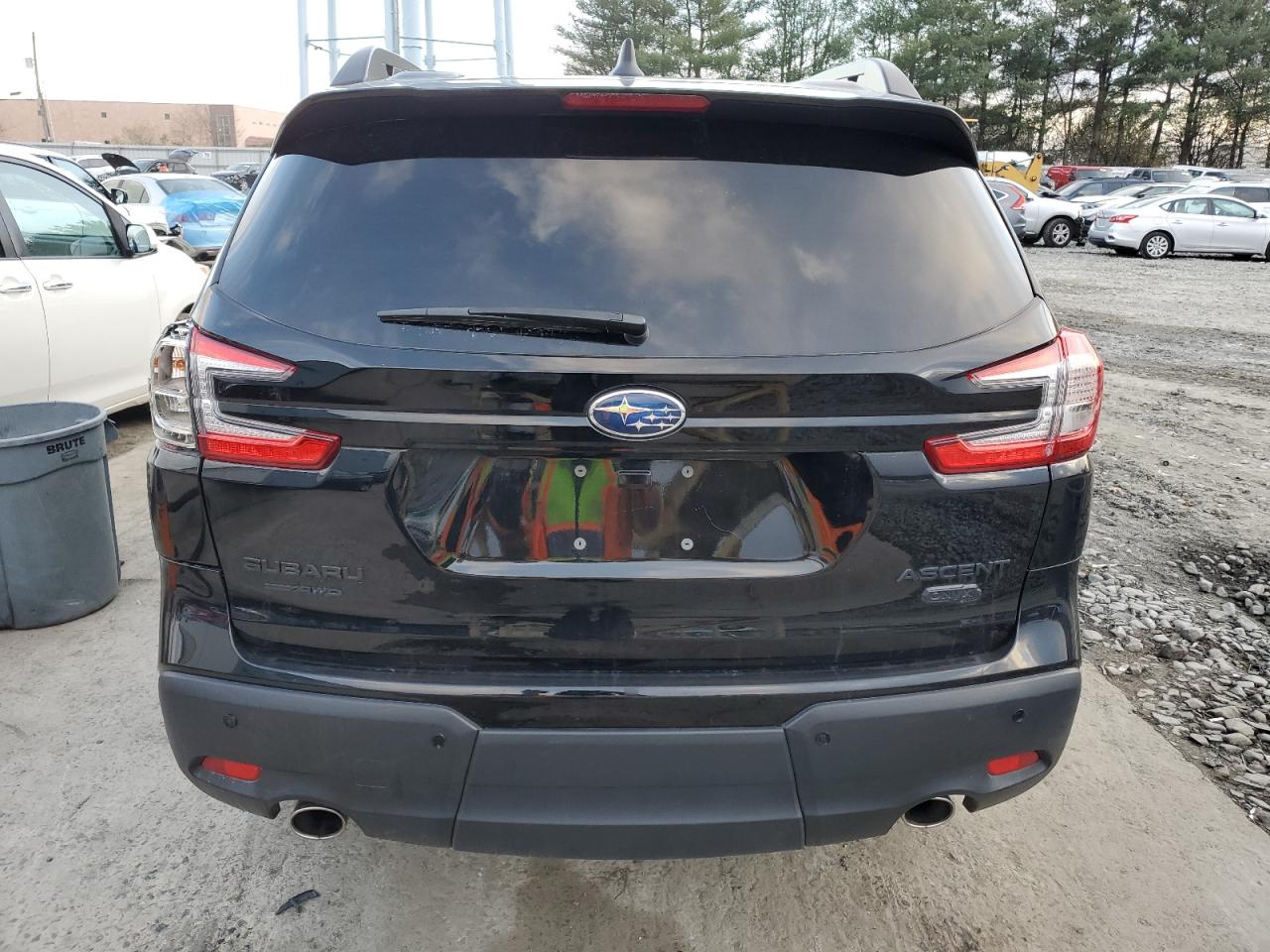 2023 Subaru Ascent Premium VIN: 4S4WMAHD6P3437789 Lot: 82743214
