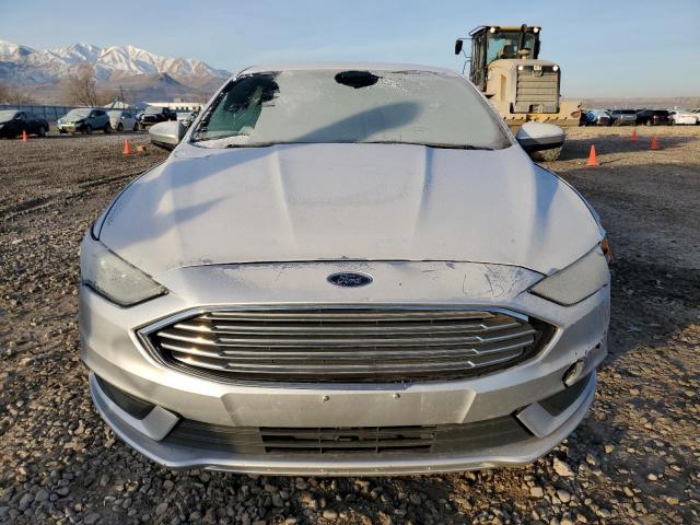  FORD FUSION 2018 Серебристый