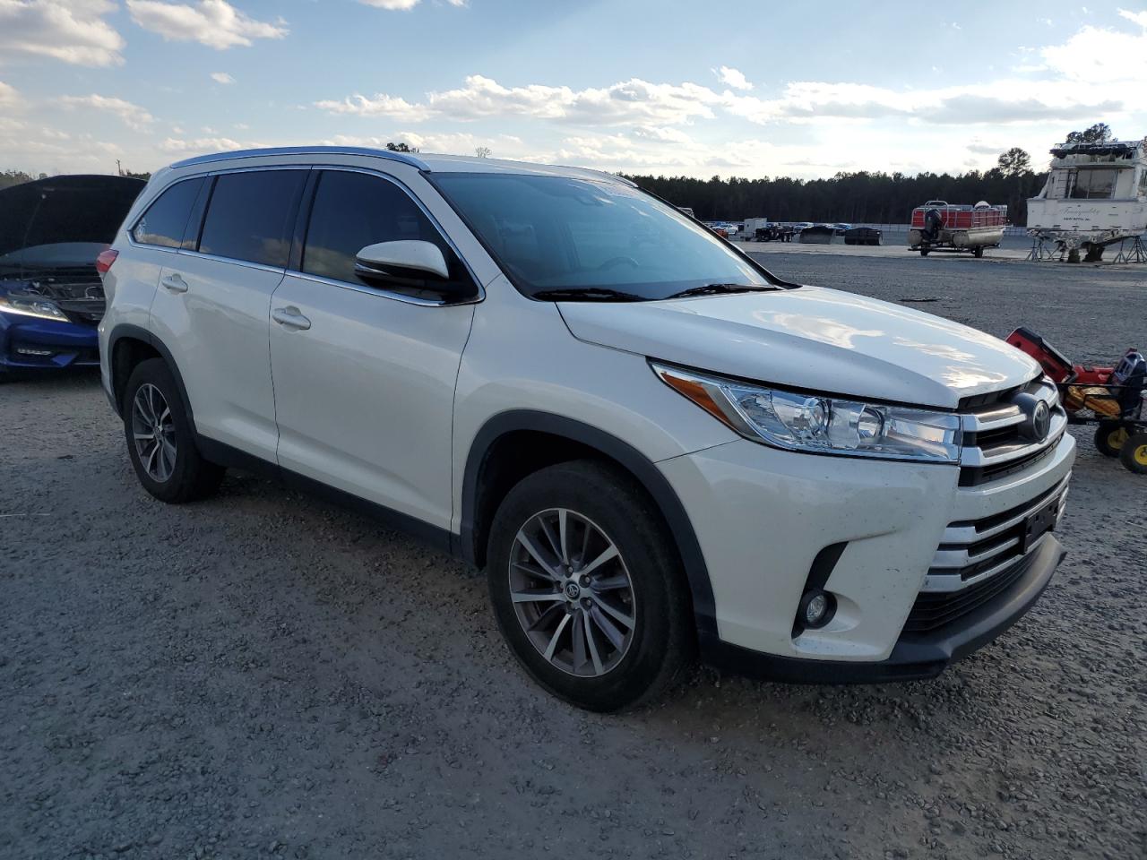 2019 Toyota Highlander - Image 4