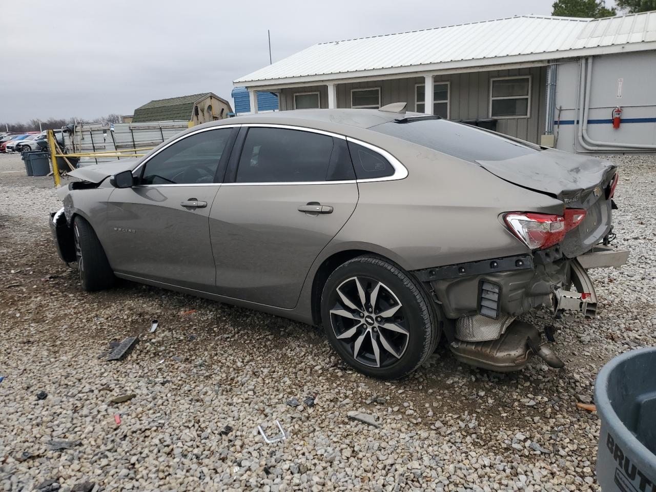 2017 Chevrolet Malibu - Image 2