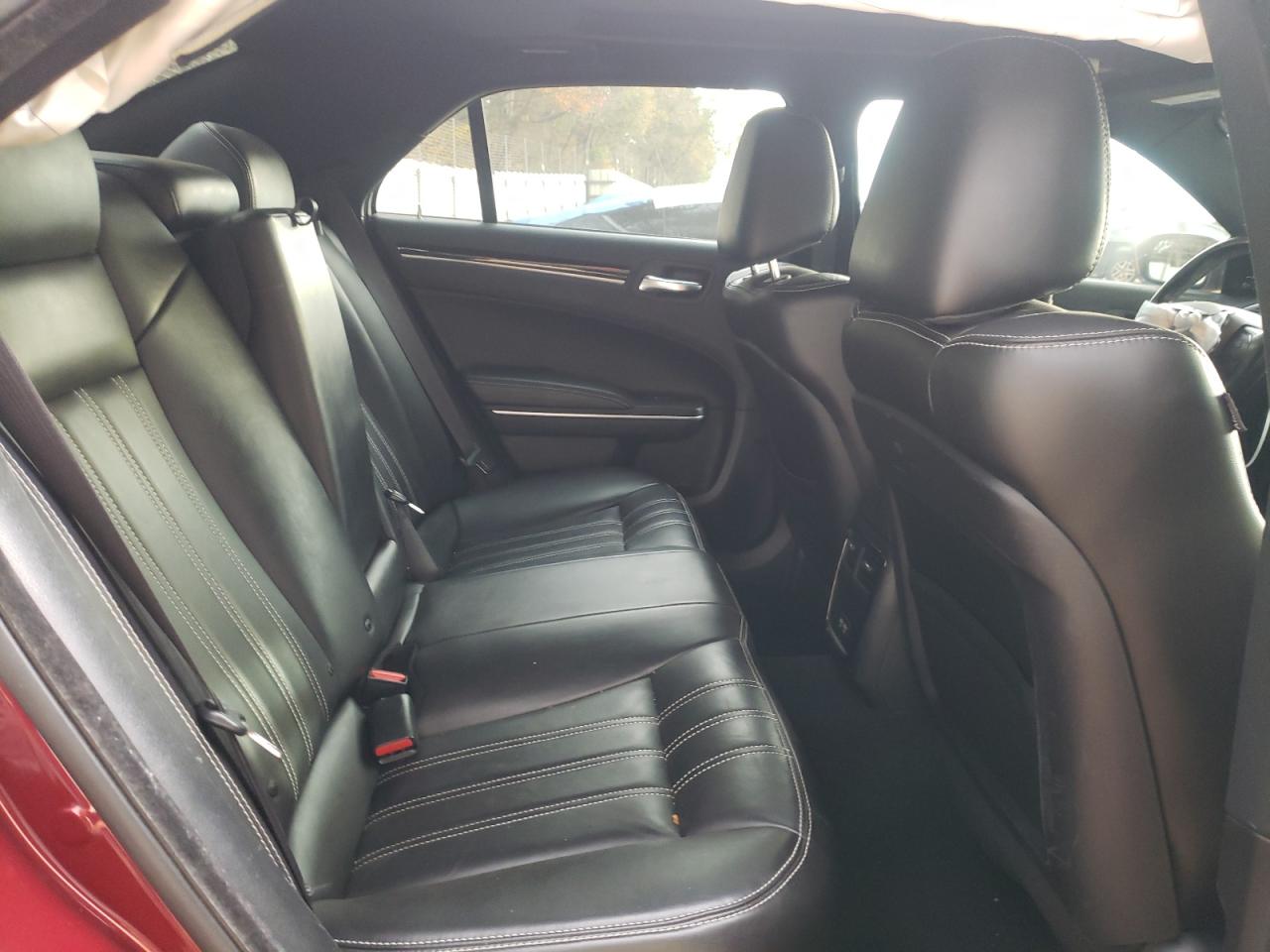 2021 Chrysler 300 - Image 10