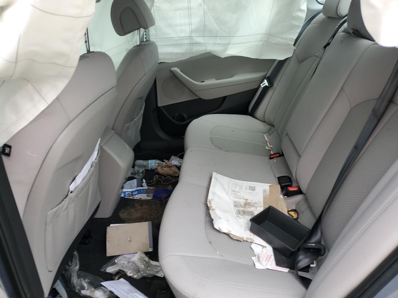 2017 Hyundai Sonata - Image 11