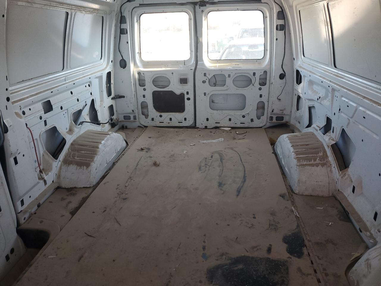 2006 Ford Econoline - Image 10