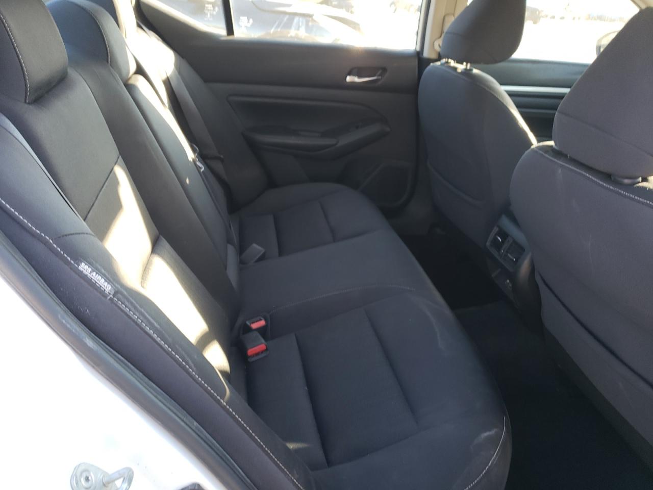 2019 Nissan Altima - Image 10