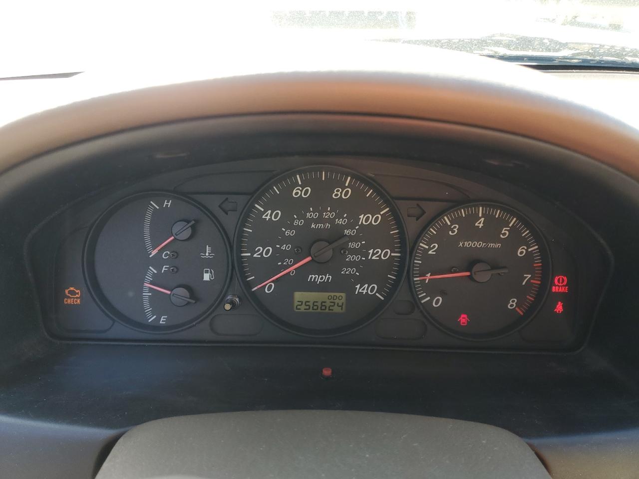 2000 Mazda Protege - Image 9