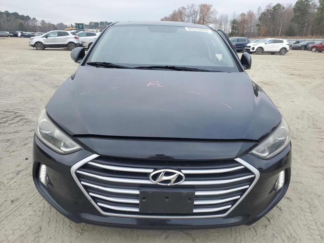 2018 Hyundai Elantra - Image 5