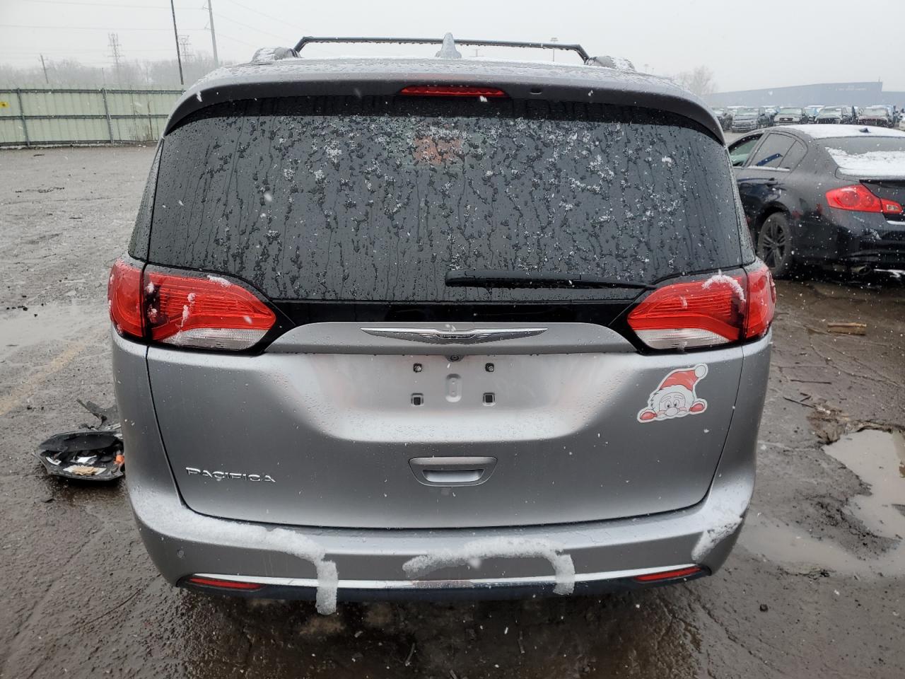 2017 Chrysler Pacifica Touring L VIN: 2C4RC1BG2HR607887 Lot: 85989464